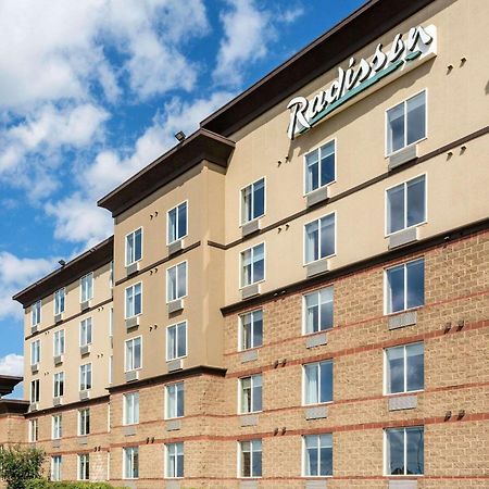 Radisson Hotel & Suites Fort Mcmurray Eksteriør bilde