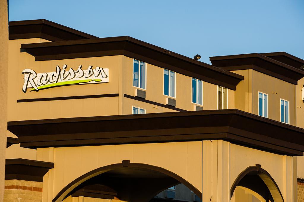Radisson Hotel & Suites Fort Mcmurray Eksteriør bilde