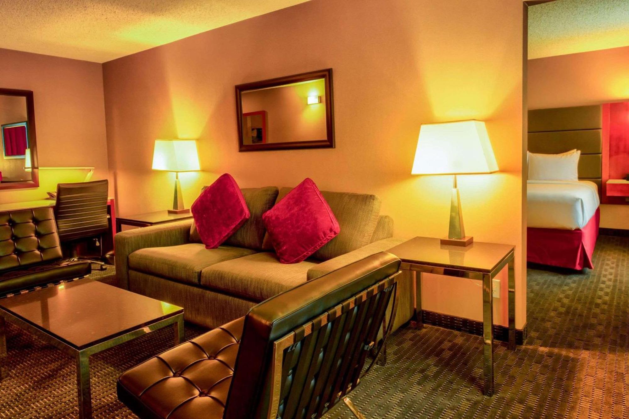 Radisson Hotel & Suites Fort Mcmurray Eksteriør bilde