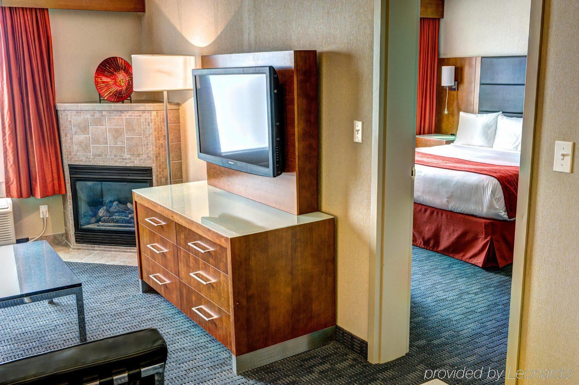 Radisson Hotel & Suites Fort Mcmurray Eksteriør bilde